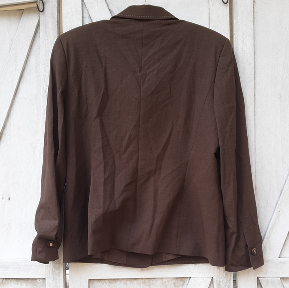 Escada dark brown blazer size 40. - Picture 4 of 4